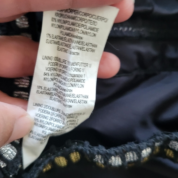 La Blanca Women's One Piece Swimsuit in Black Size 8 - Picture 6 of 10